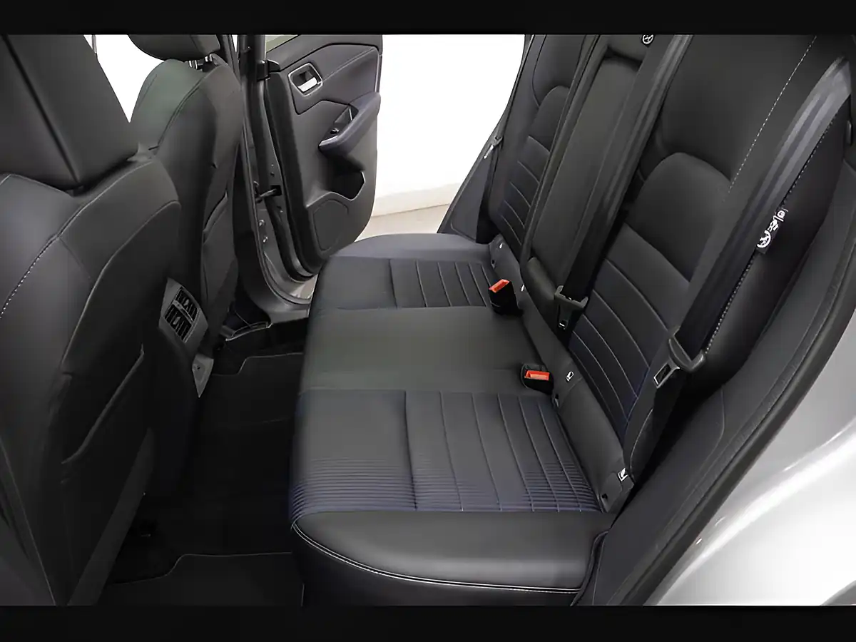 Used 2022 Nissan Qashqai Tekna Silver - Interior and Exterior details 12