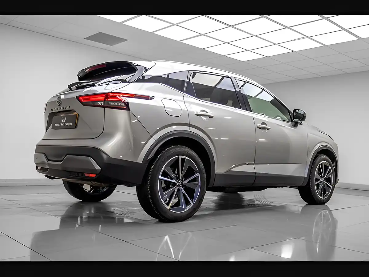 Used 2022 Nissan Qashqai Tekna Silver - Interior and Exterior details 7