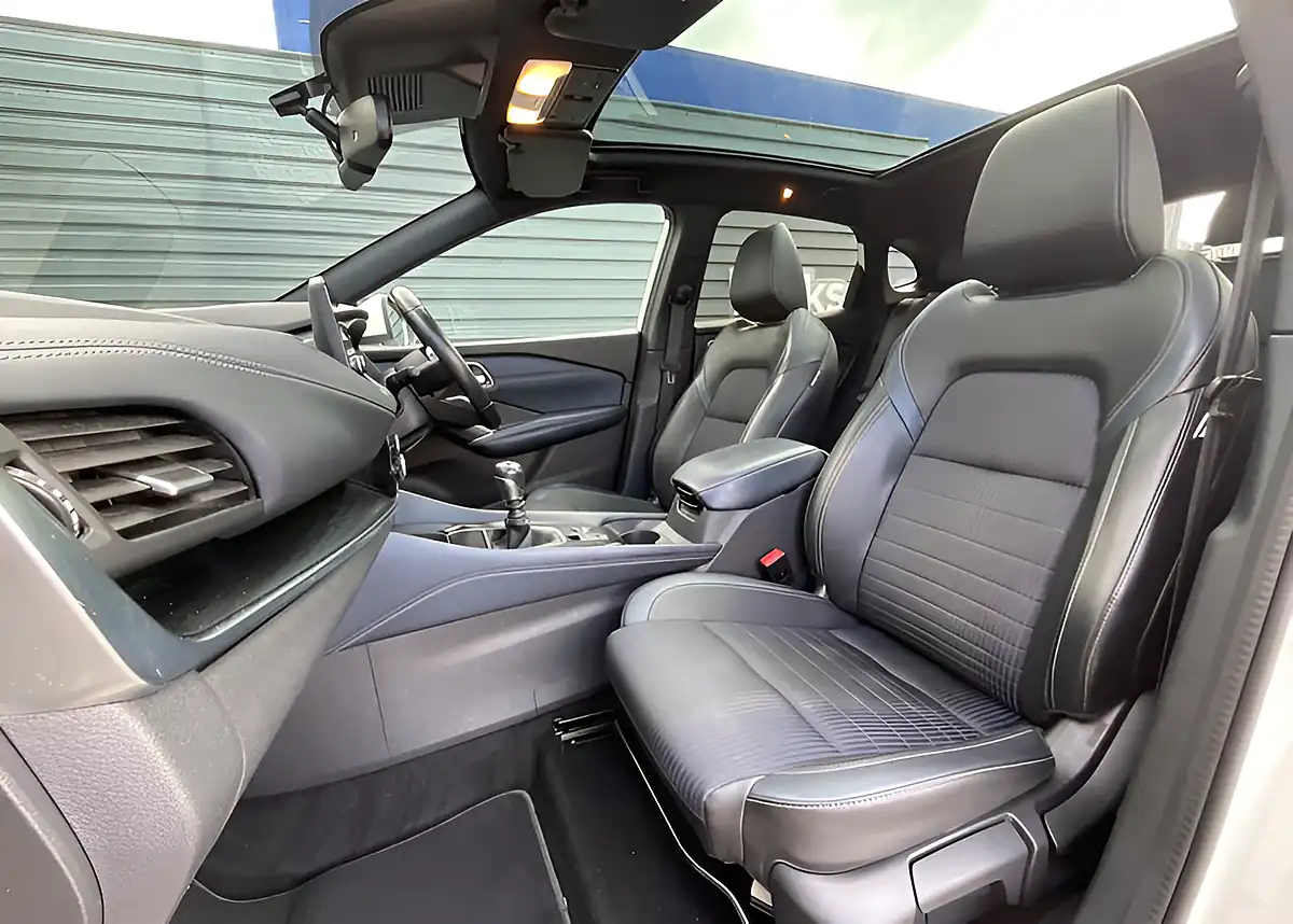 Used 2022 Nissan Qashqai Tekna White - Interior and Exterior details 14