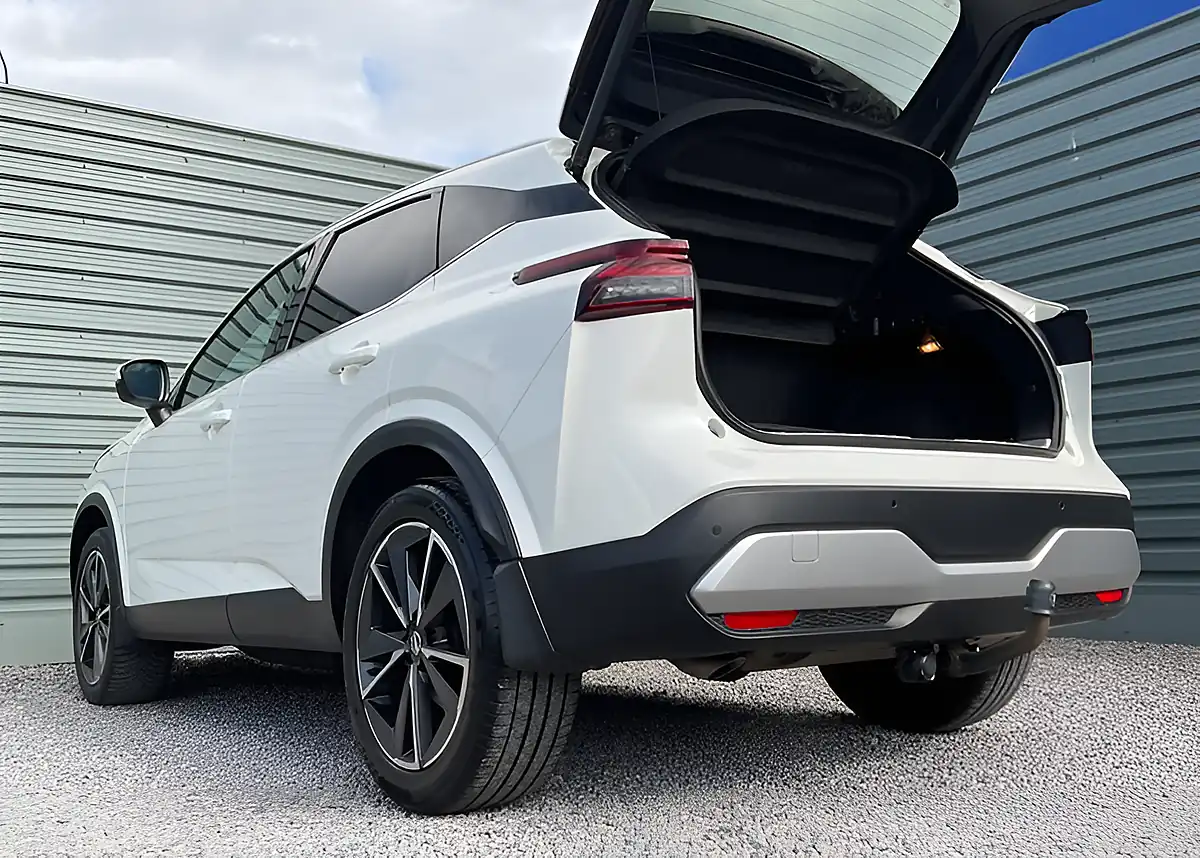 Used 2022 Nissan Qashqai Tekna White - Interior and Exterior details 16
