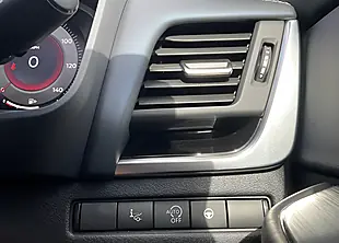 Used 2022 Nissan Qashqai Tekna White - Interior and Exterior details 19