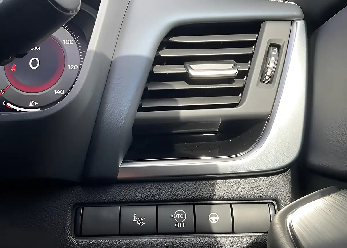 Used 2022 Nissan Qashqai Tekna White - Interior and Exterior details 19