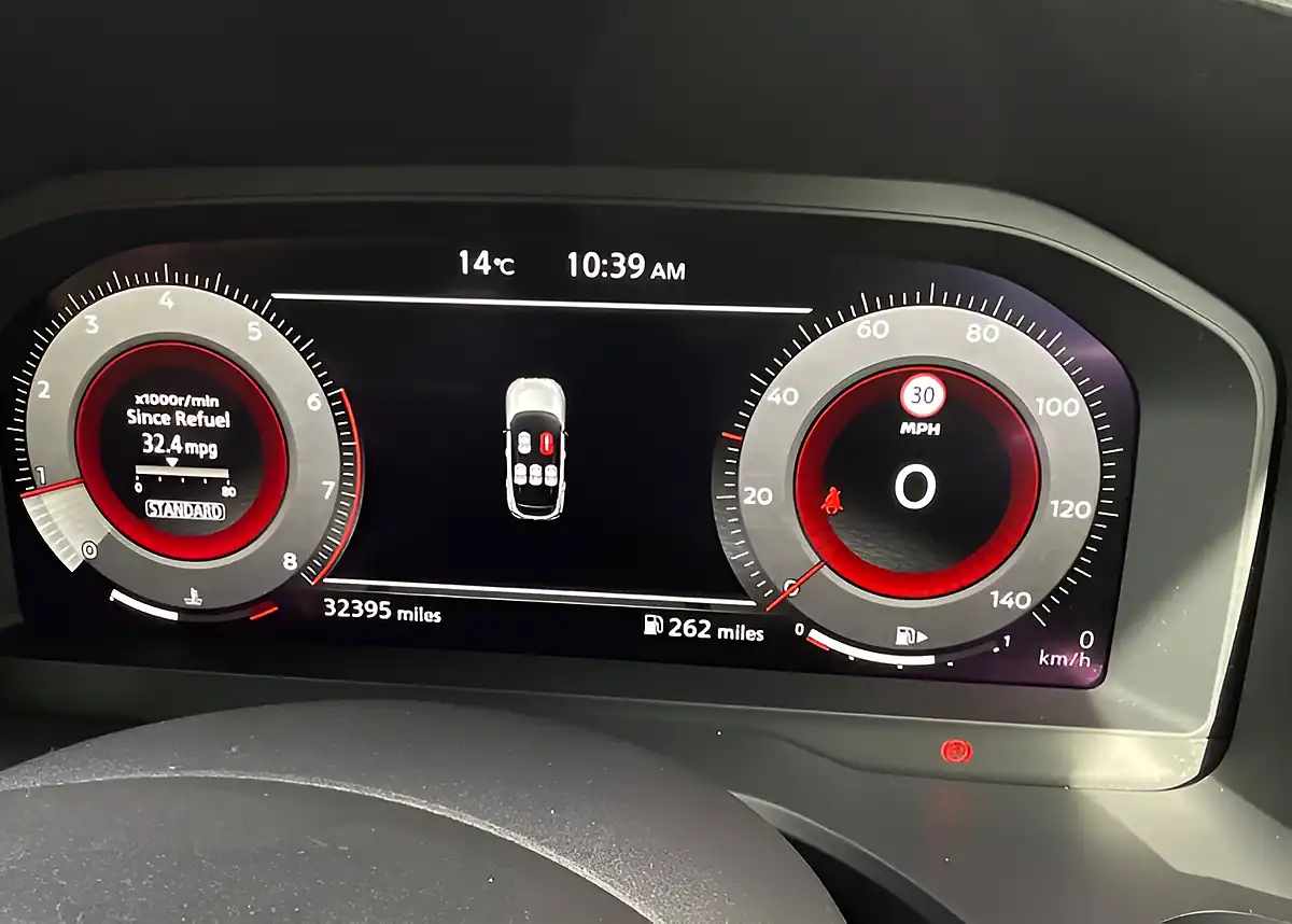 Used 2022 Nissan Qashqai Tekna White - Interior and Exterior details 20