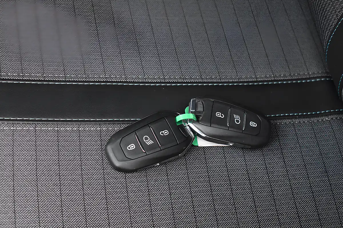 Used 2022 Peugeot 2008 Allure Premium Nimbus Grey - Interior and Exterior details 19