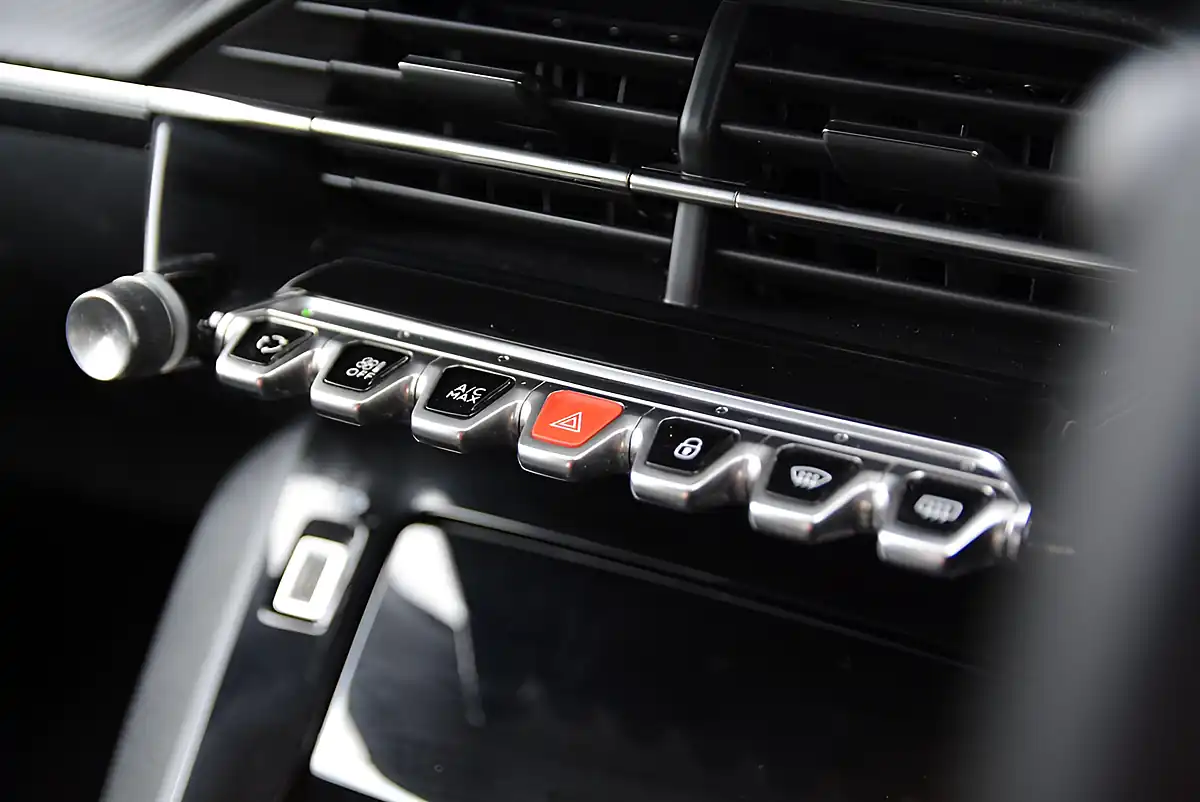 Used 2022 Peugeot 2008 Allure Premium Orange - Interior and Exterior details 14