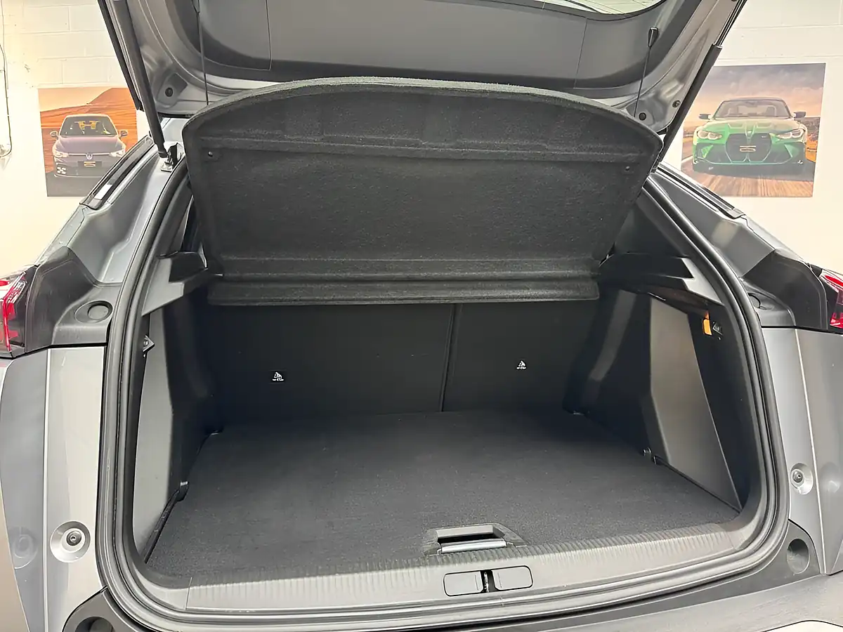 Used 2022 Peugeot 2008 GT Grey - Interior and Exterior details 13