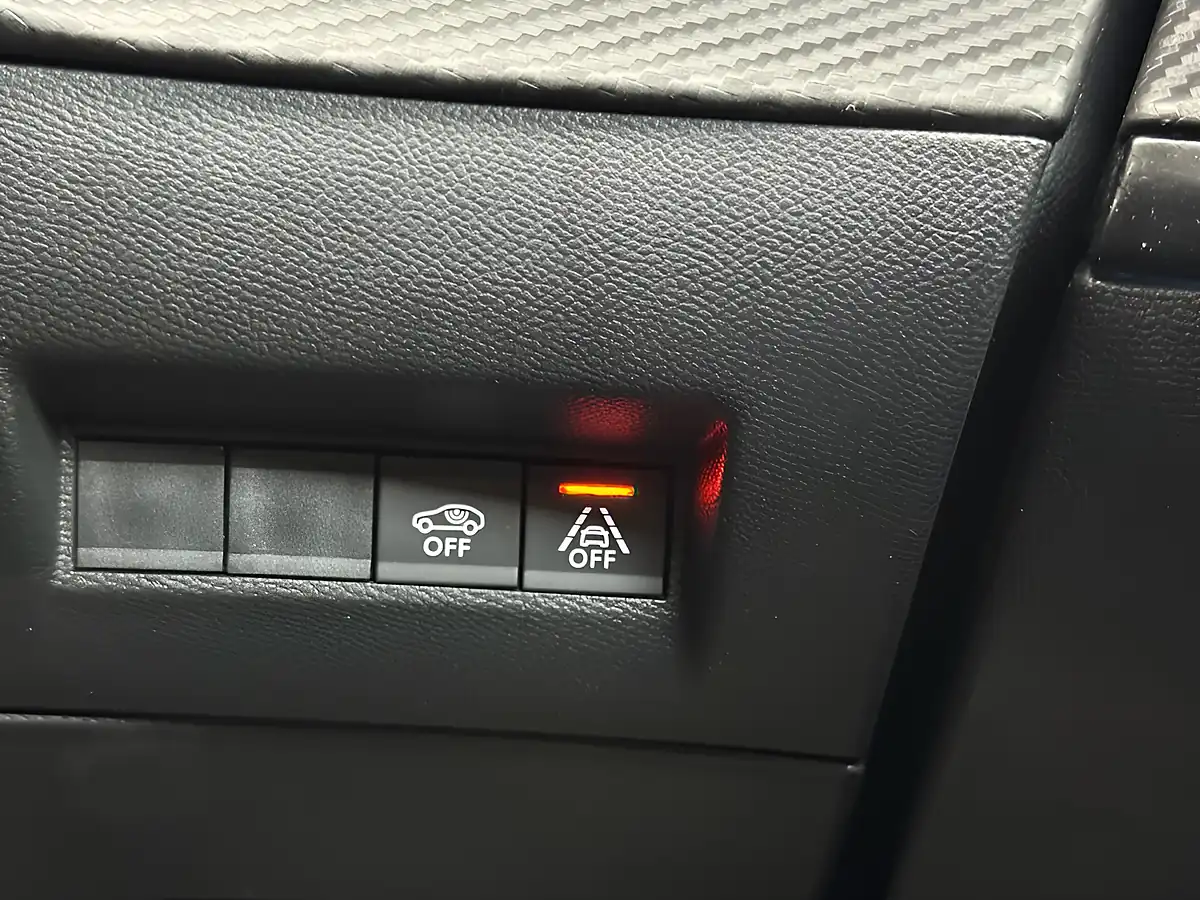 Used 2022 Peugeot 2008 GT Grey - Interior and Exterior details 15