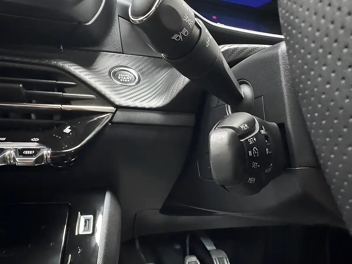 Used 2022 Peugeot 2008 GT Grey - Interior and Exterior details 16