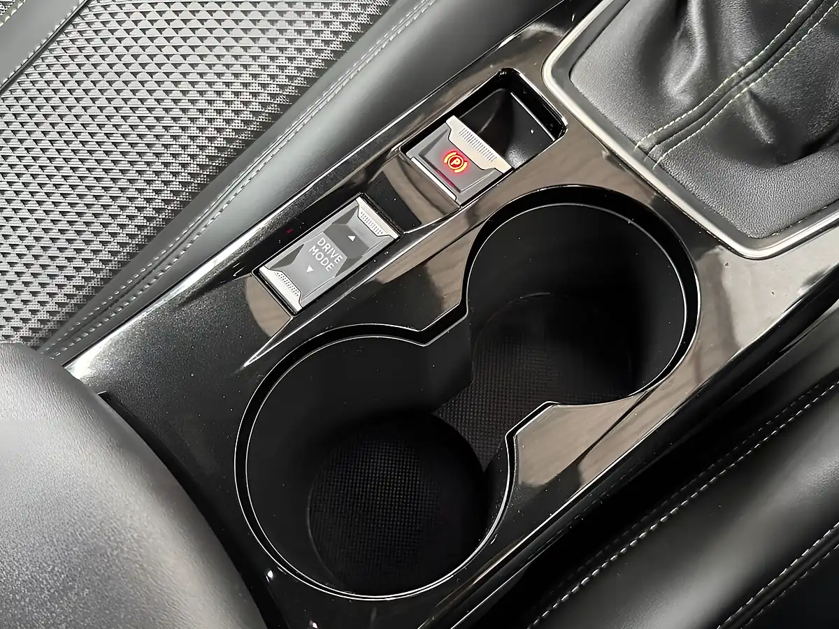 Used 2022 Peugeot 2008 GT Grey - Interior and Exterior details 18