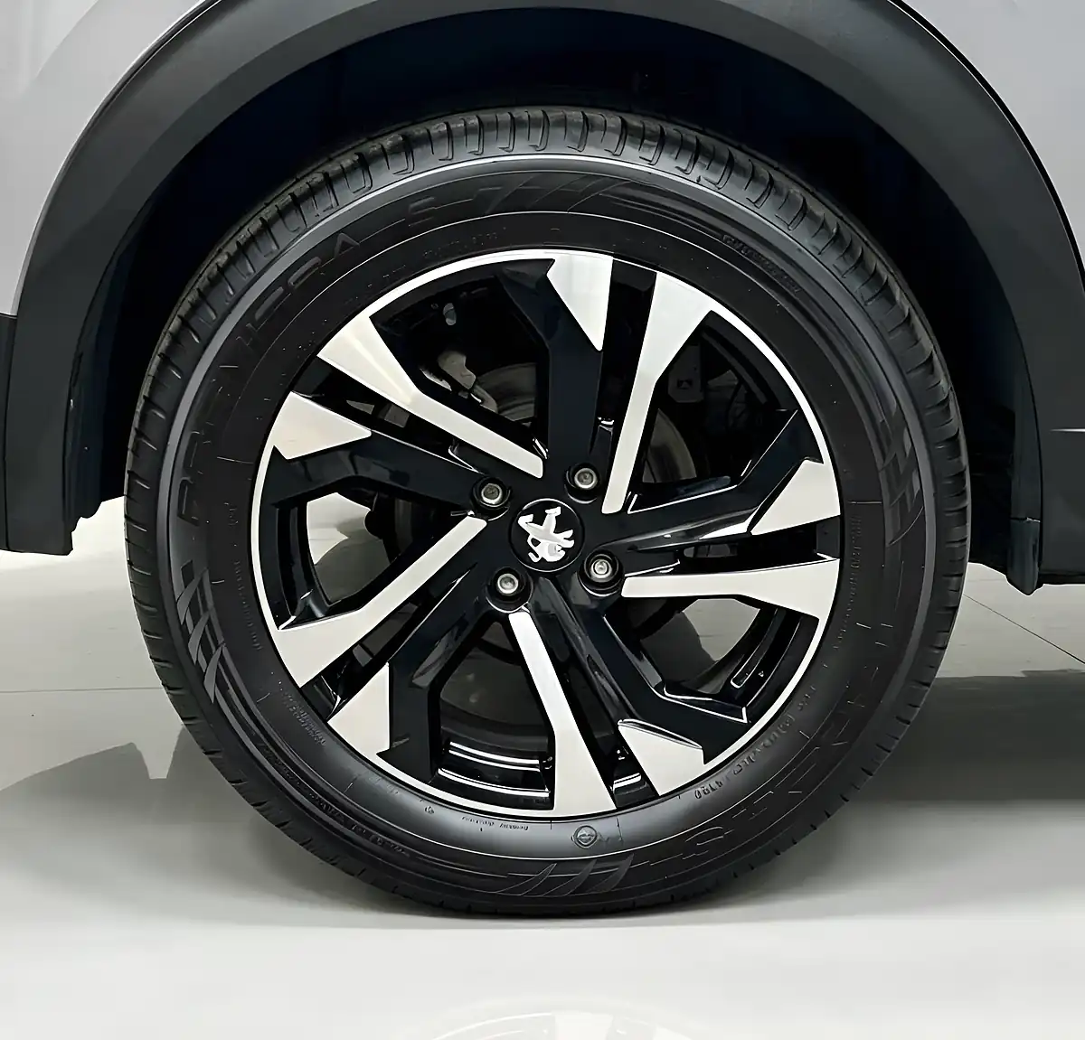 Used 2022 Peugeot 2008 GT Grey - Interior and Exterior details 6