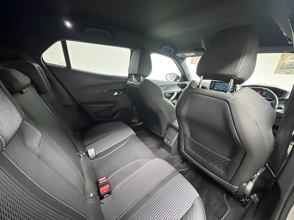 Used 2022 Peugeot 2008 GT Grey - Interior and Exterior details 9