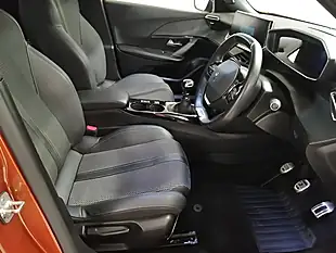 Used 2022 Peugeot 2008 GT Orange - Interior and Exterior details 11