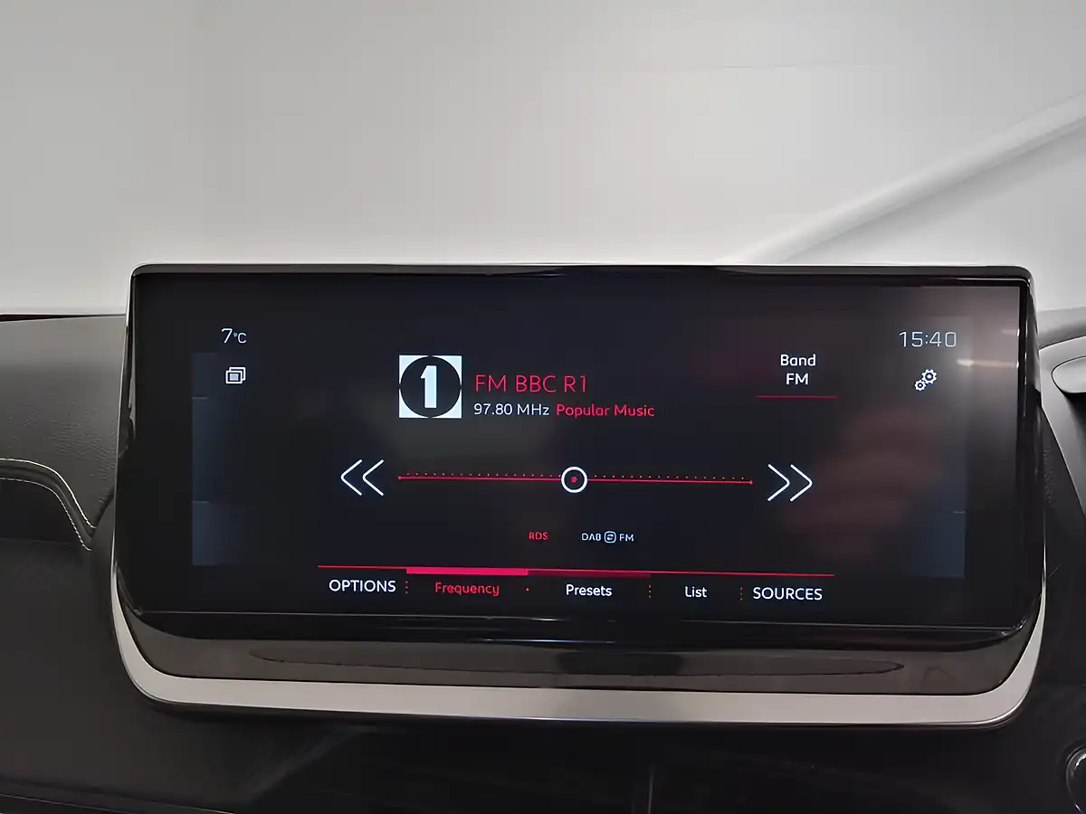 Used 2022 Peugeot 2008 GT Orange - Interior and Exterior details 16