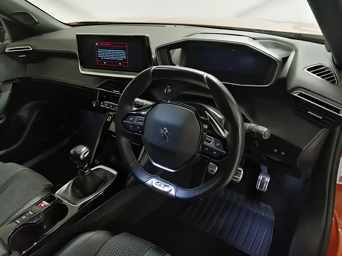 Used 2022 Peugeot 2008 GT Orange - Interior and Exterior details 6