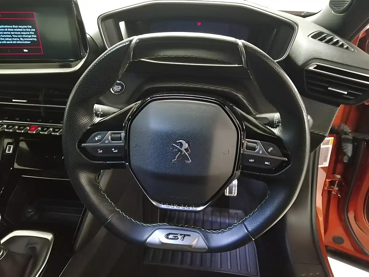 Used 2022 Peugeot 2008 GT Orange - Interior and Exterior details 7