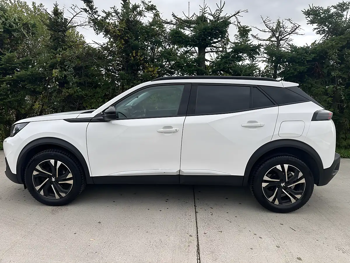 Used 2022 Peugeot 2008 - Interior and Exterior details 3