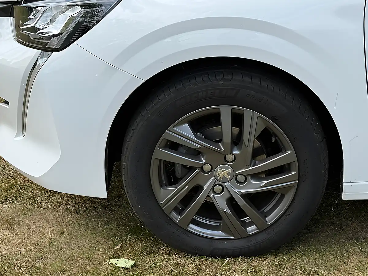 Used 2022 Peugeot 208 Active Premium White - Interior and Exterior details 10