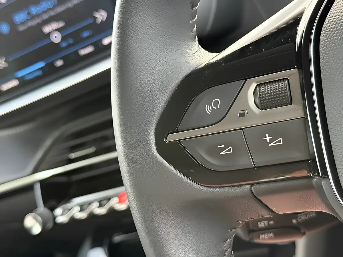 Used 2022 Peugeot 208 Active Premium White - Interior and Exterior details 12