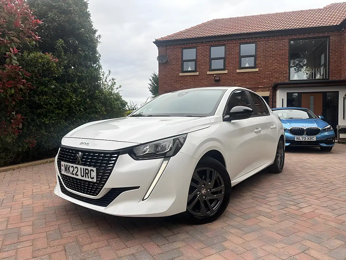 Used 2022 Peugeot 208 Active Premium White - Interior and Exterior details 3