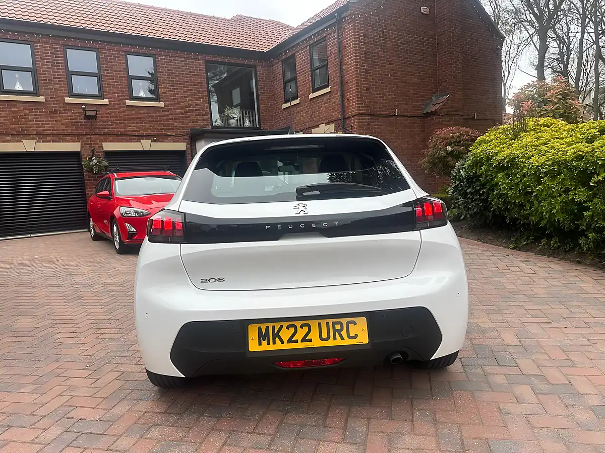 Used 2022 Peugeot 208 Active Premium White - Interior and Exterior details 5