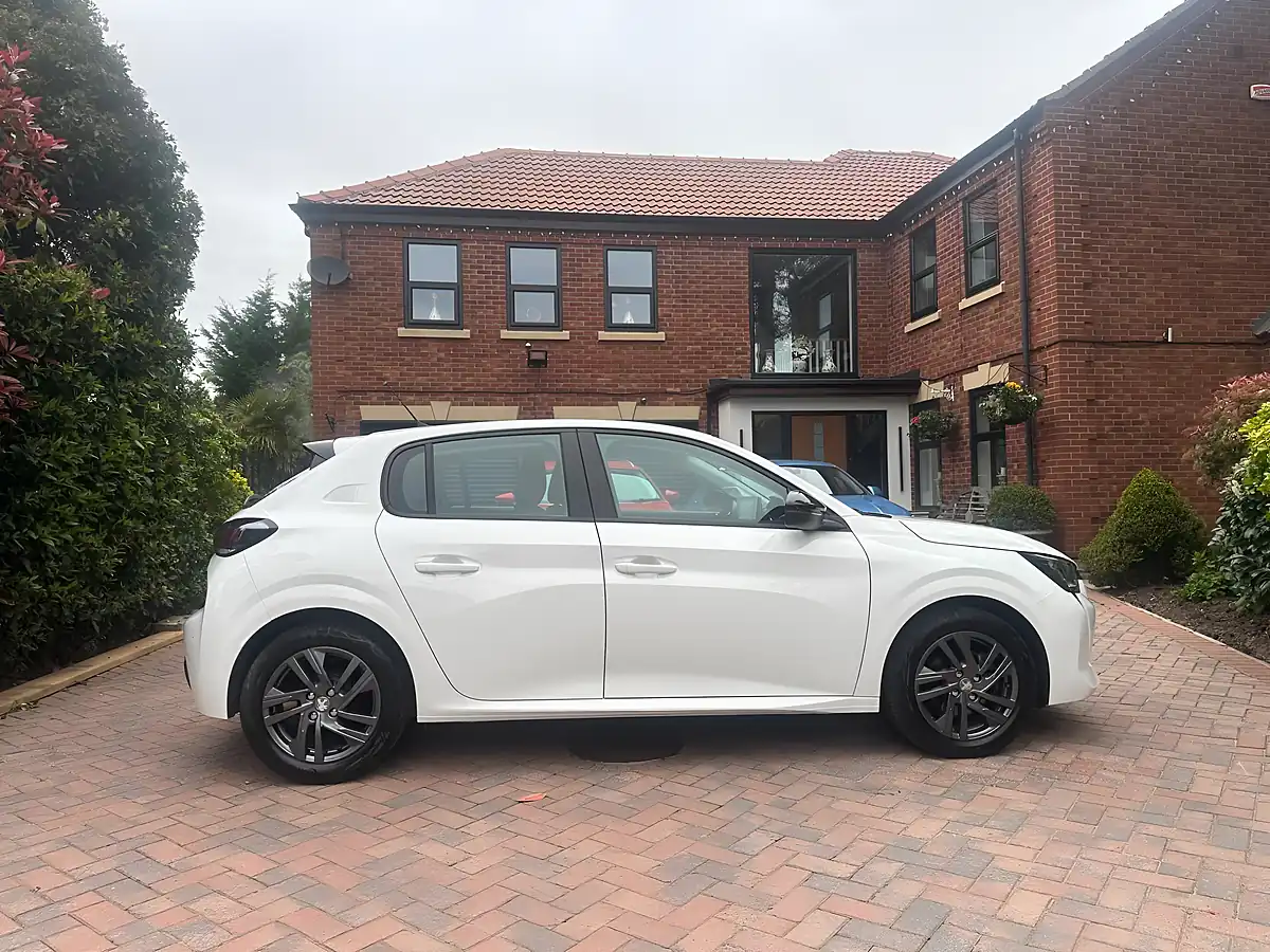 Used 2022 Peugeot 208 Active Premium White - Interior and Exterior details 6