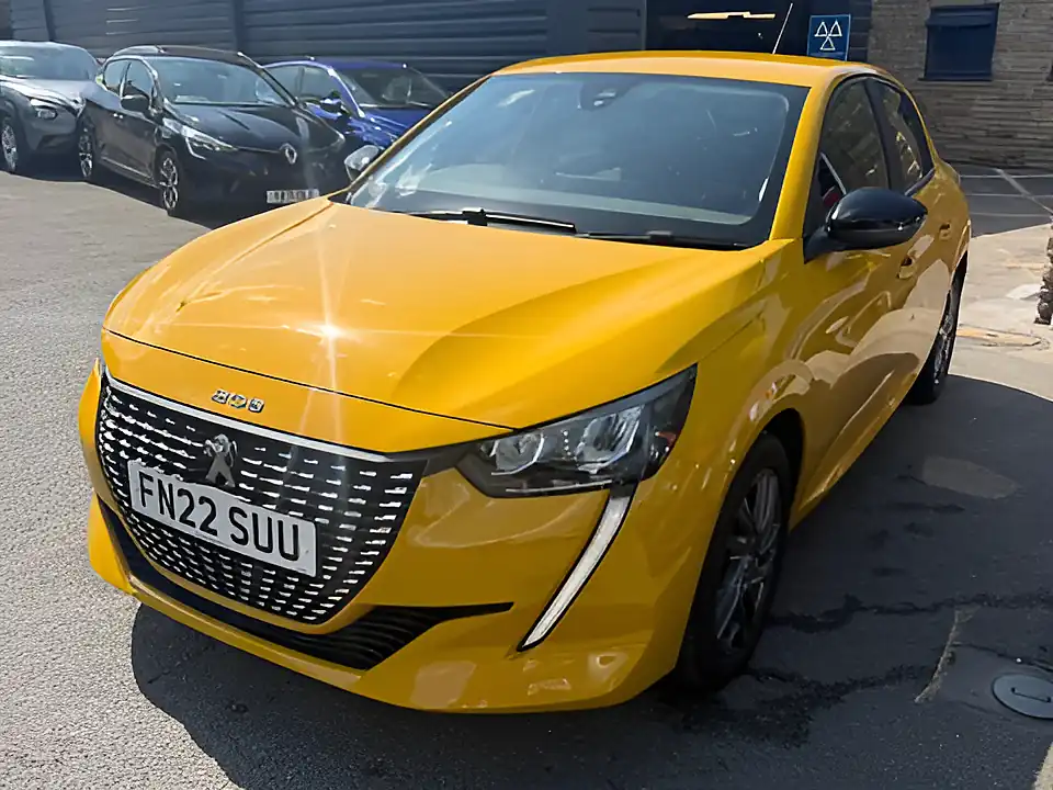 Used 2022 Peugeot 208 Active Premium Yellow - Interior and Exterior details 3
