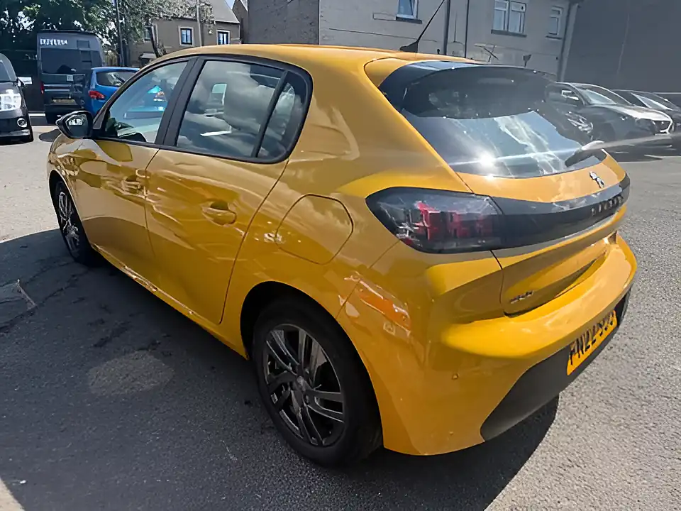 Used 2022 Peugeot 208 Active Premium Yellow - Interior and Exterior details 4