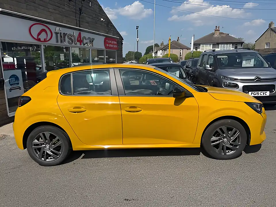 Used 2022 Peugeot 208 Active Premium Yellow - Interior and Exterior details 6