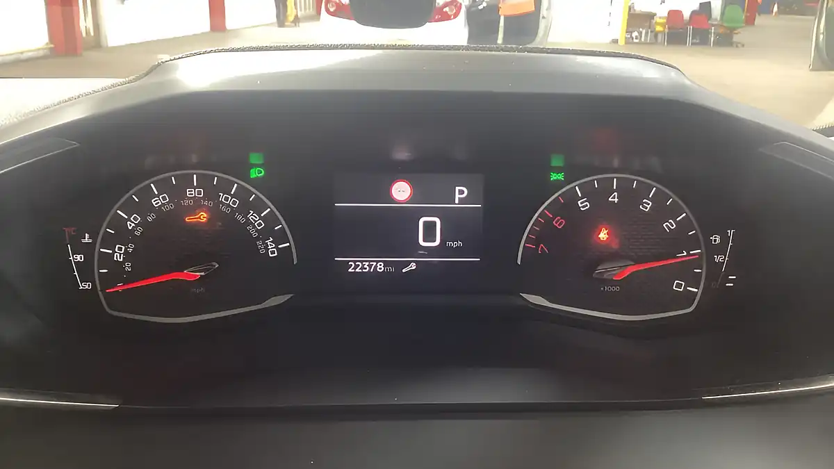 Used 2022 Peugeot 208 Active Premium Yellow - Interior and Exterior details 17