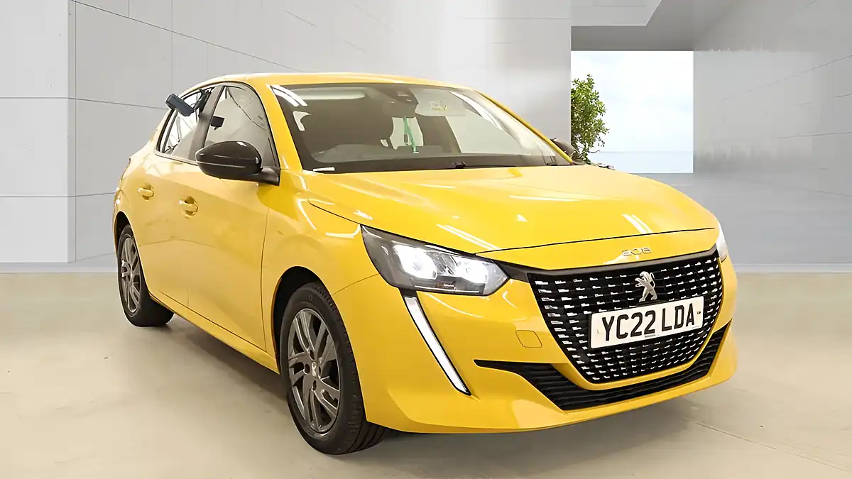 Used 2022 Peugeot 208 Active Premium Yellow - Front View