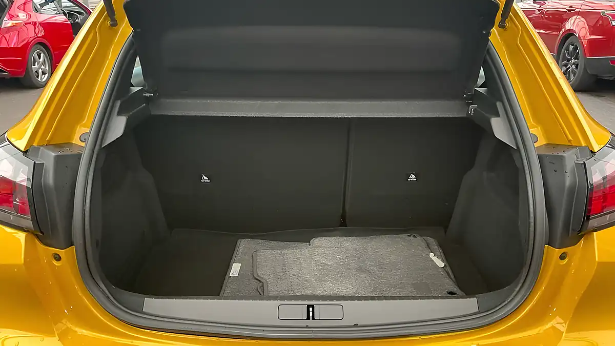 Used 2022 Peugeot 208 Active Premium Yellow - Interior and Exterior details 11