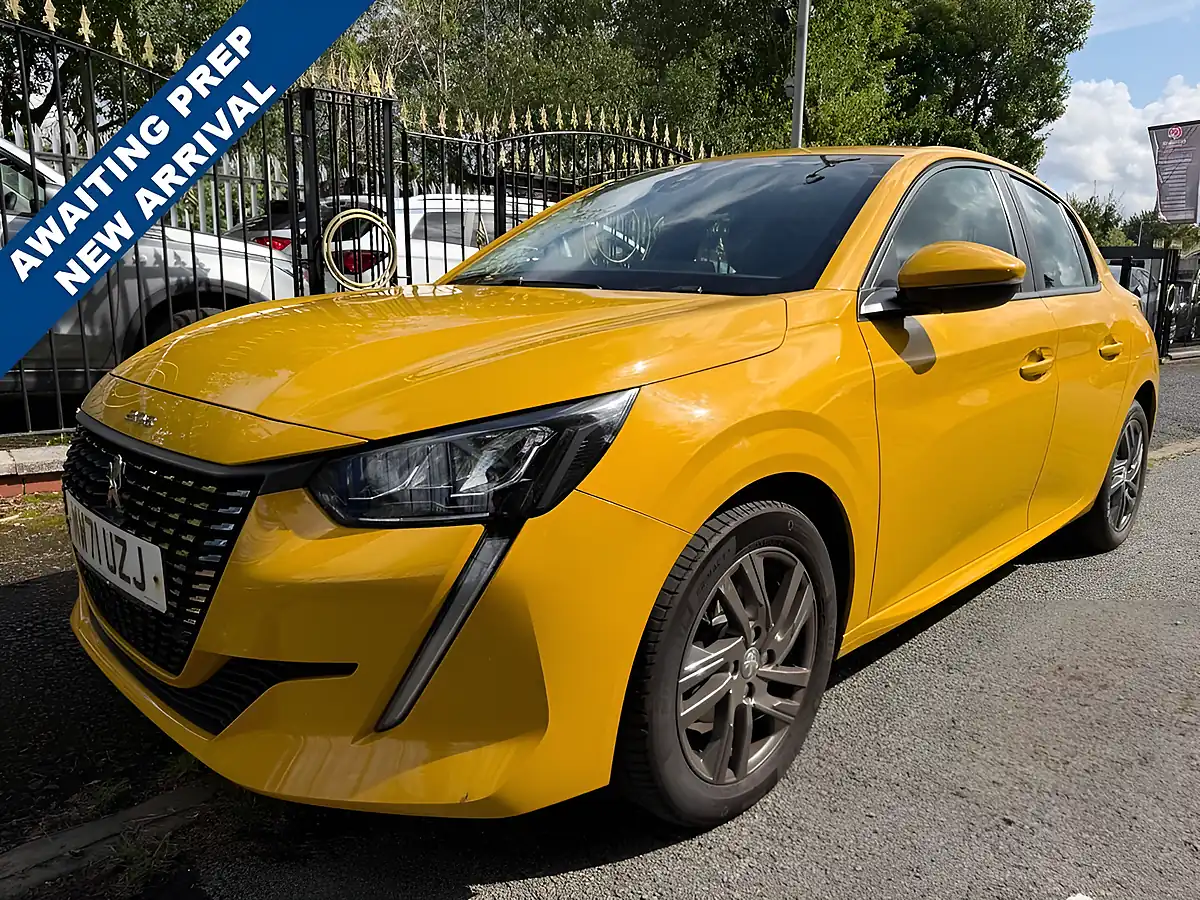 Used 2022 Peugeot 208 Active Premium Yellow - Front View