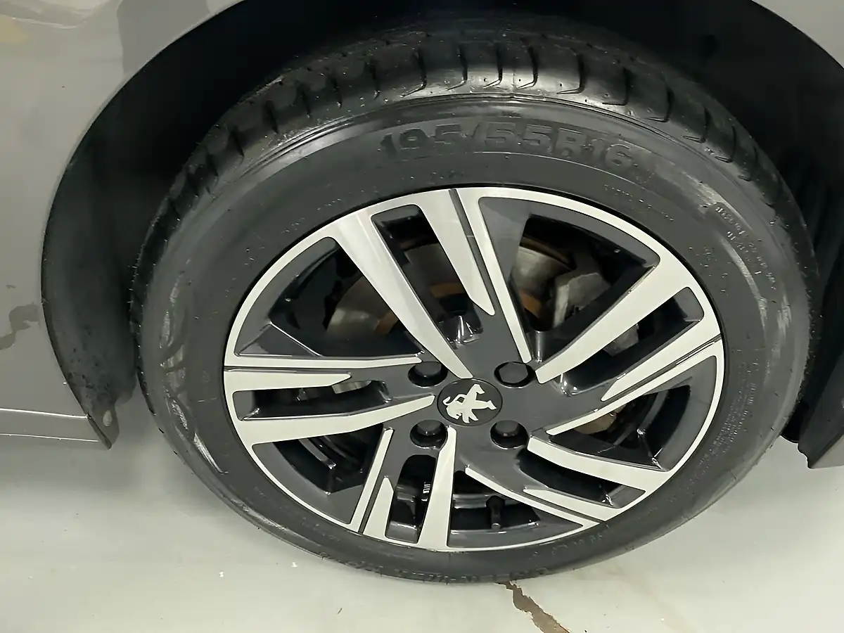 Used 2022 Peugeot 208 Allure Premium Grey - Interior and Exterior details 11