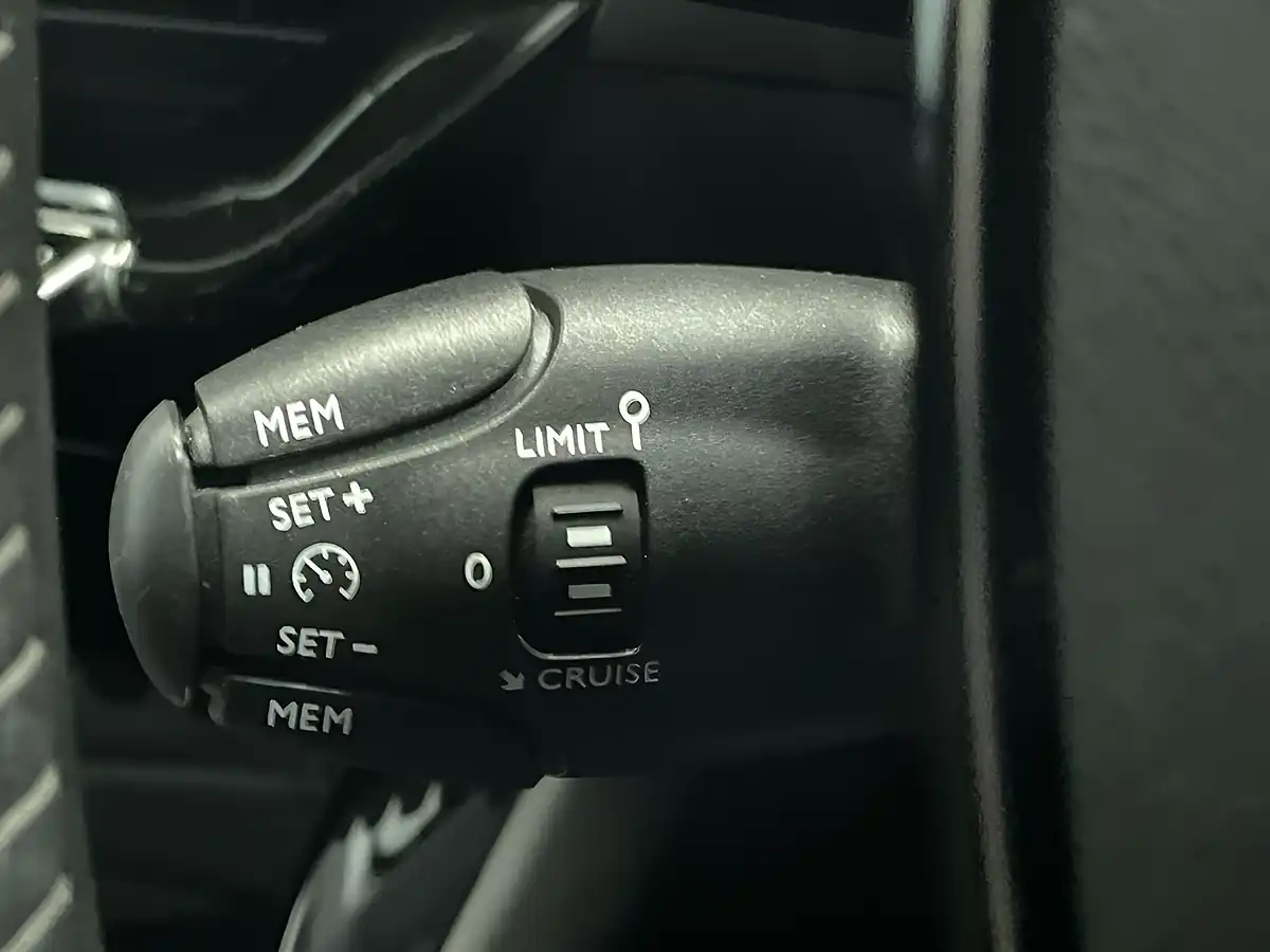 Used 2022 Peugeot 208 Allure Premium Grey - Interior and Exterior details 17