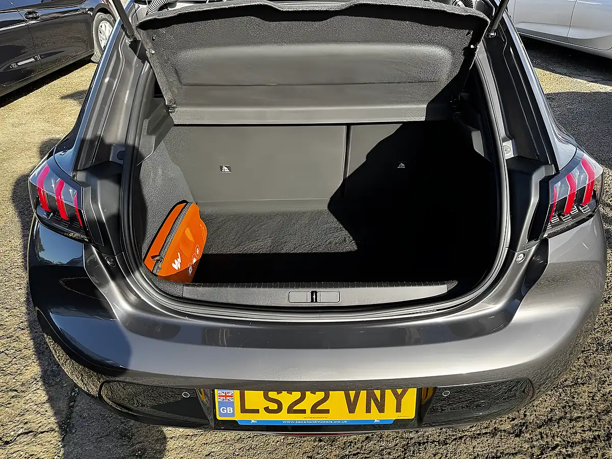 Used 2022 Peugeot 208 Allure Premium Grey Metallic - Interior and Exterior details 16