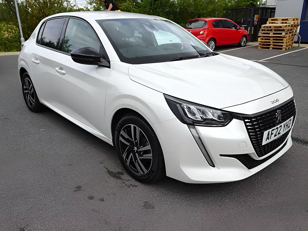 Used 2022 Peugeot 208 Allure Premium White Pearl - Front View