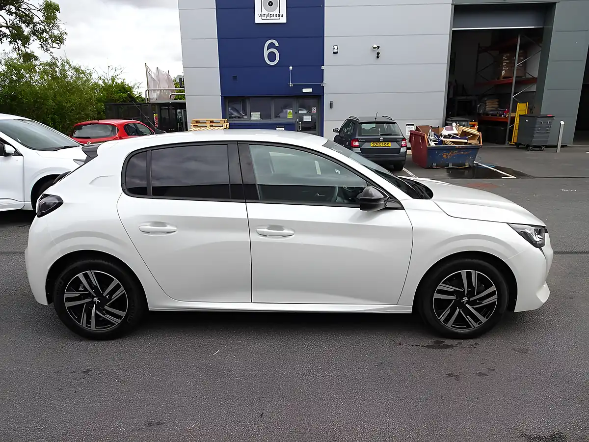 Used 2022 Peugeot 208 Allure Premium White Pearl - Interior and Exterior details 15
