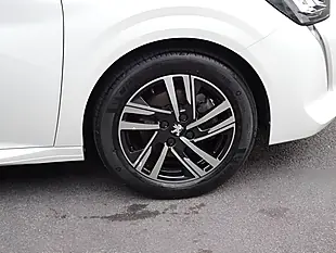 Used 2022 Peugeot 208 Allure Premium White Pearl - Interior and Exterior details 19