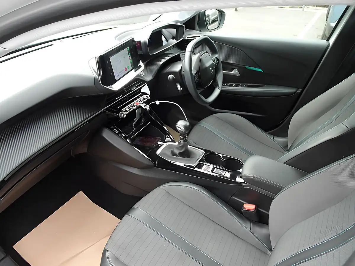 Used 2022 Peugeot 208 Allure Premium White Pearl - Interior and Exterior details 5