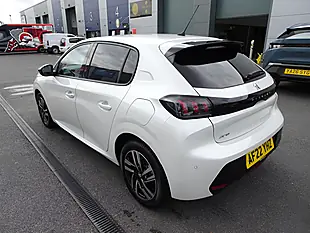 Used 2022 Peugeot 208 Allure Premium White Pearl - Interior and Exterior details 9