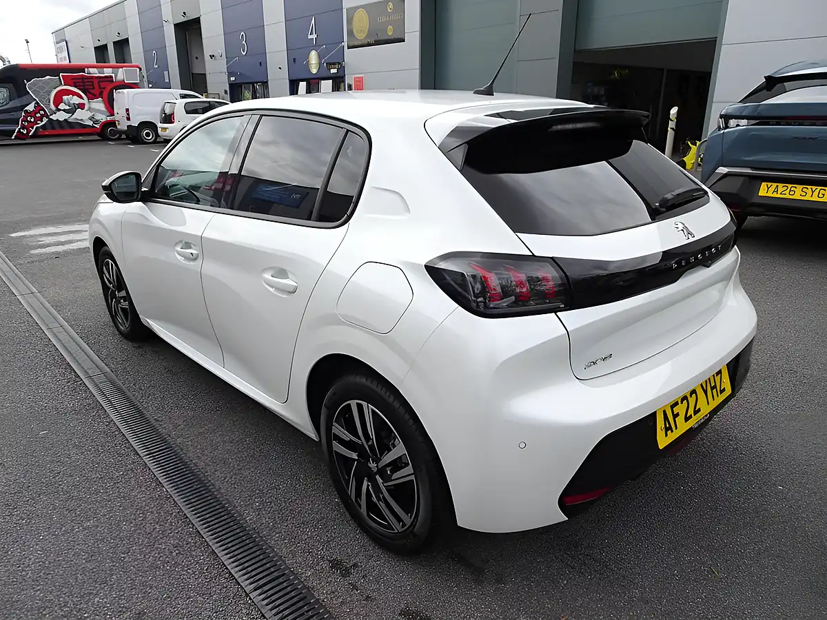 Used 2022 Peugeot 208 Allure Premium White Pearl - Interior and Exterior details 9