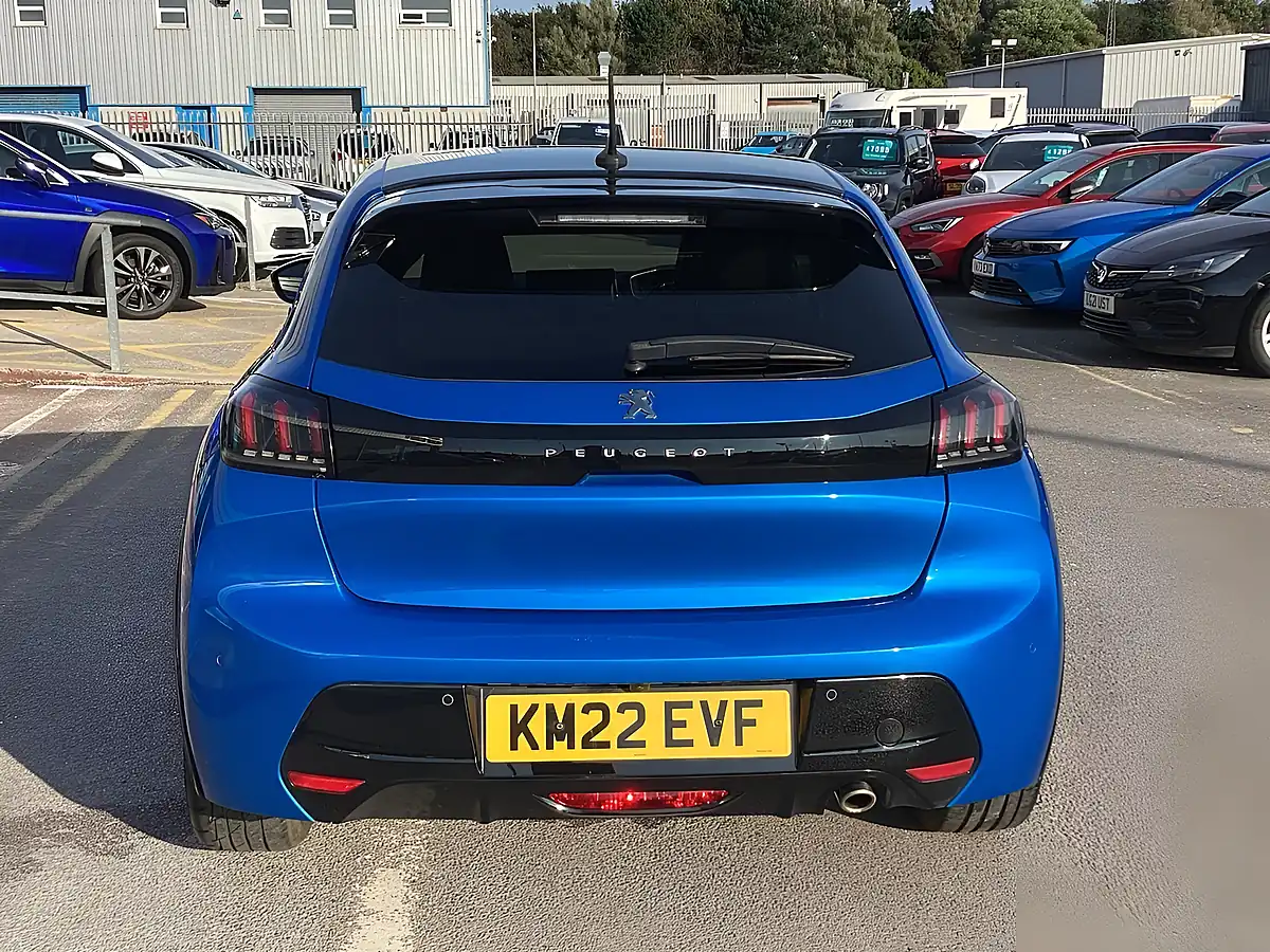 Used 2022 Peugeot 208 GT Blue - Interior and Exterior details 10