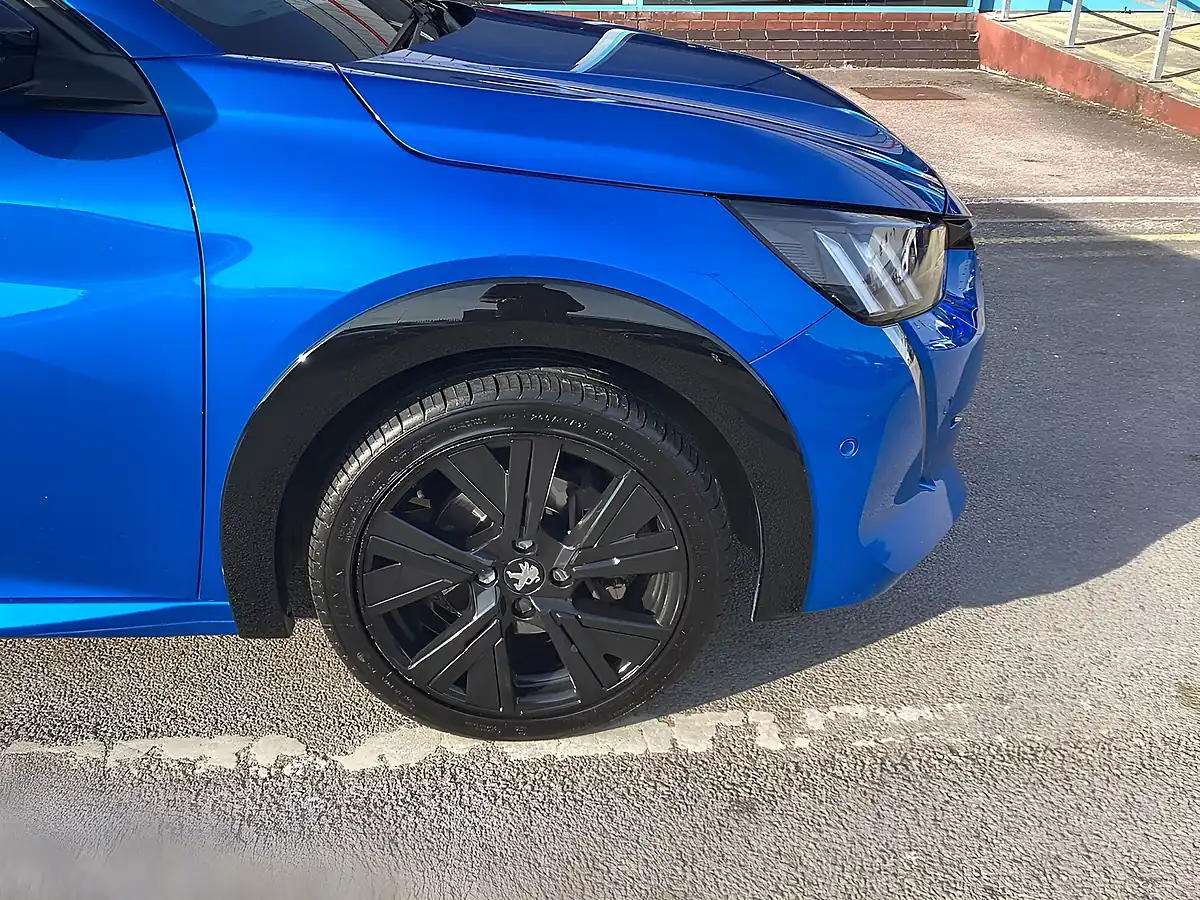 Used 2022 Peugeot 208 GT Blue - Interior and Exterior details 12