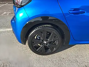 Used 2022 Peugeot 208 GT Blue - Interior and Exterior details 15