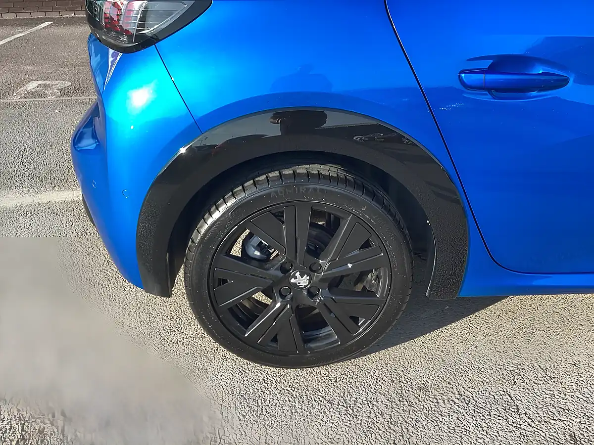 Used 2022 Peugeot 208 GT Blue - Interior and Exterior details 15