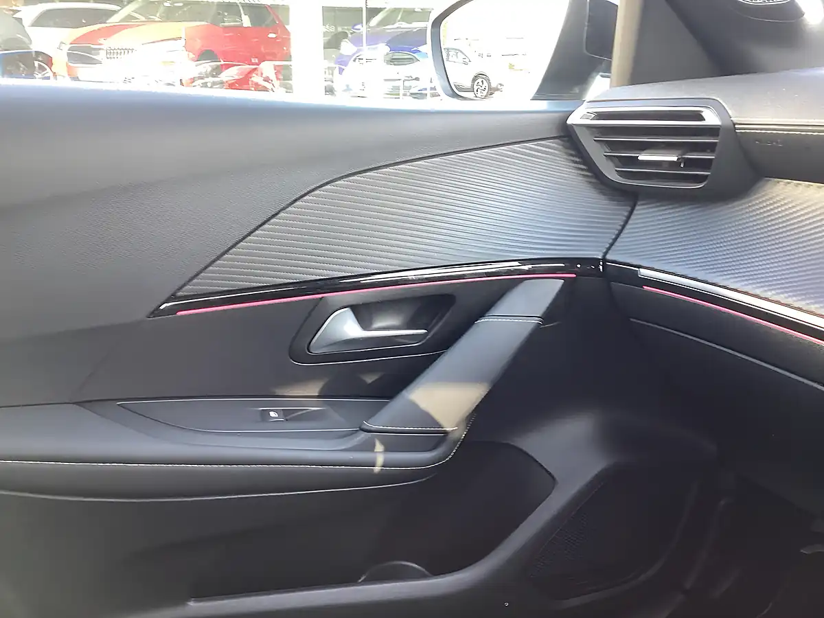 Used 2022 Peugeot 208 GT Blue - Interior and Exterior details 17
