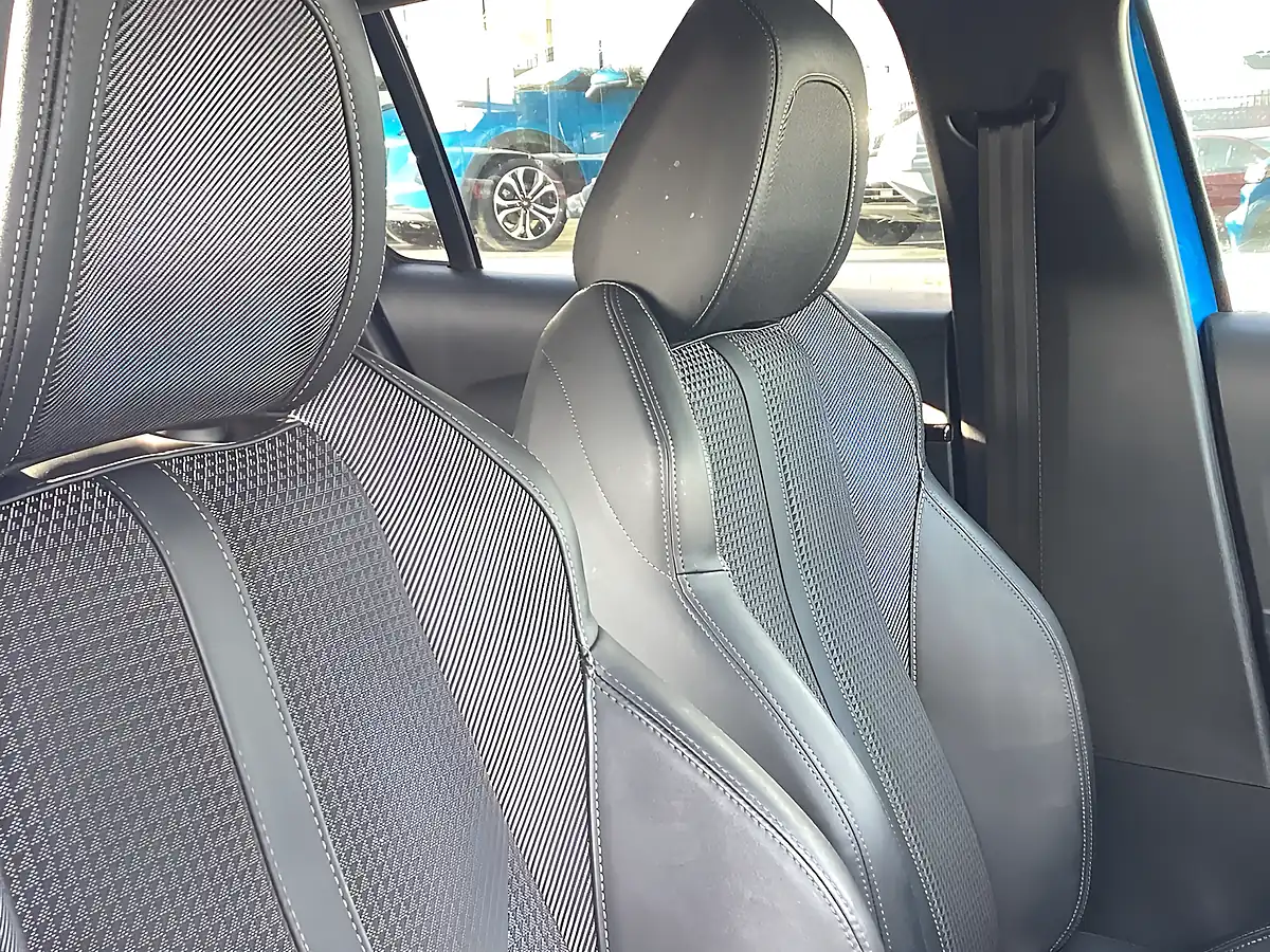 Used 2022 Peugeot 208 GT Blue - Interior and Exterior details 8