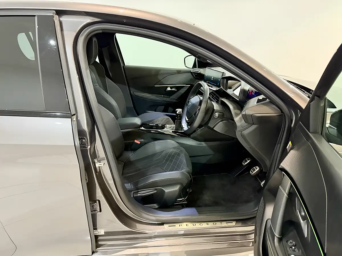 Used 2022 Peugeot 208 GT Premium Cumulus Grey - Interior and Exterior details 17