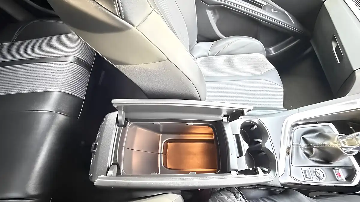 Used 2022 Peugeot 3008 Allure Blue - Interior and Exterior details 8