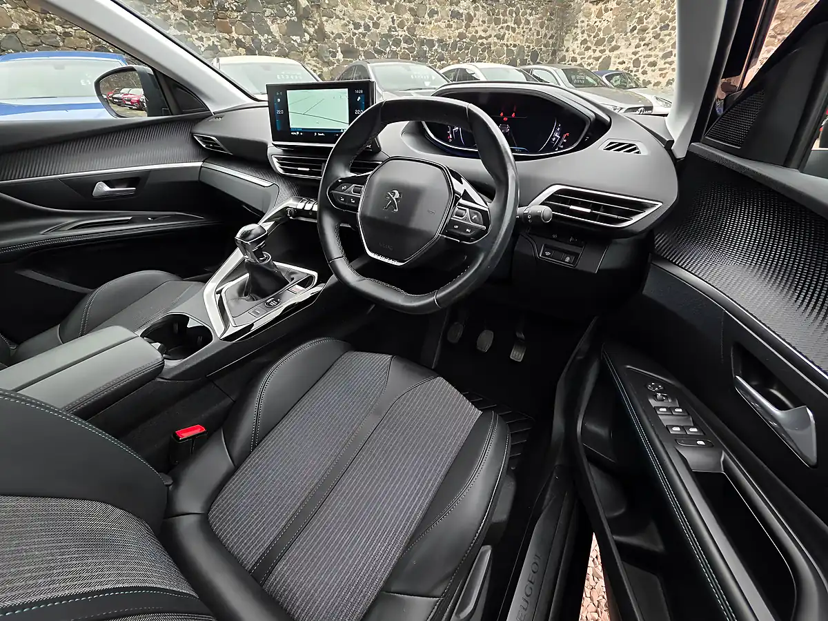 Used 2022 Peugeot 3008 Allure Nera Black Metallic - Interior and Exterior details 7